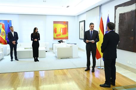 14/01/2026. Presentation of the Order of Honor to the founder and director of the NGO Open Arms. The President of the Government of Spain, P...