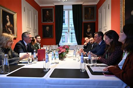 14/02/2026. Pedro Sánchez participa en la Conferencia de Seguridad de Múnich. El presidente del Gobierno, Pedro Sánchez, en la reunión con e...
