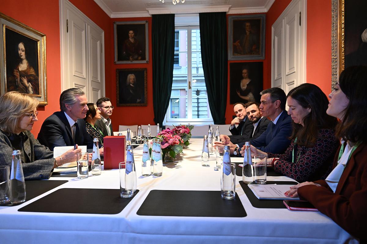 14/02/2026. Pedro Sánchez participa en la Conferencia de Seguridad de Múnich. El presidente del Gobierno, Pedro Sánchez, en la reunión con e...