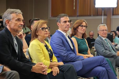 14/09/2026. Pedro Sánchez presenta la ampliación del "Plan Veo". El presidente del Gobierno, Pedro Sánchez, participa junto a la ministra de...