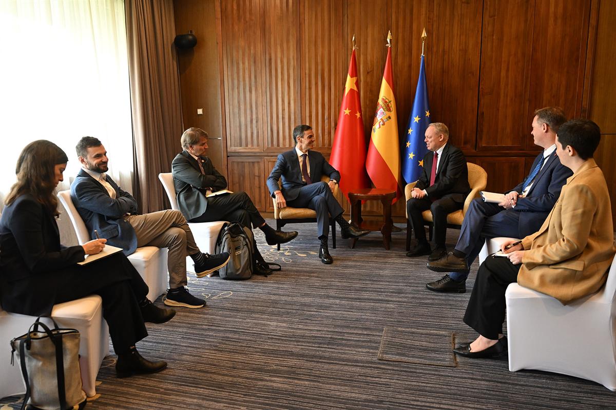 15/04/2026. Pedro Sánchez travels to China. The President of the Government of Spain, Pedro Sánchez, during the meeting at the EU-China Cham...