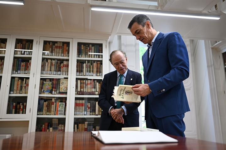 15/06/2026. Pedro Sánchez presenta el programa 'Somos. Contamos: fin de la discriminación de las mujeres en la investigación de la salud'. E...