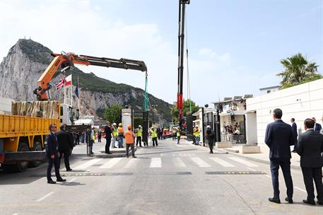 15/07/2026. Demolición de la Verja de la Línea de la Concepción. El presidente del Gobierno, Pedro Sánchez, junto al ministro de Asuntos Ext...