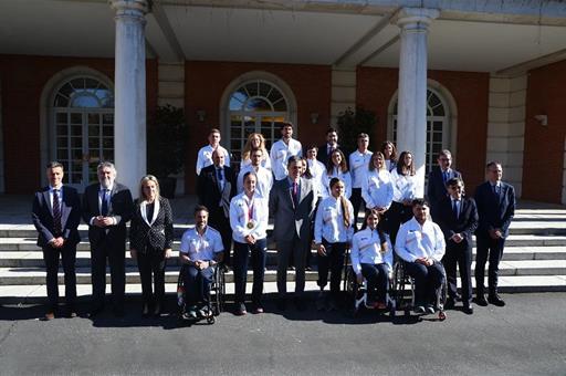 17/03/2026. The President of the Government of Spain receives the Spanish team for the Winter Paralympic Games. The President of the Governm...