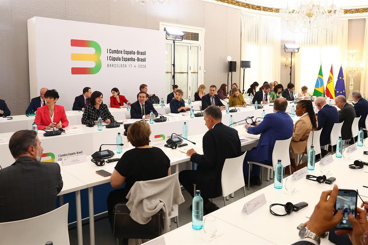 17/04/2026. I Cumbre España-Brasil. Las delegaciones española y brasileña la sesión plenaria.