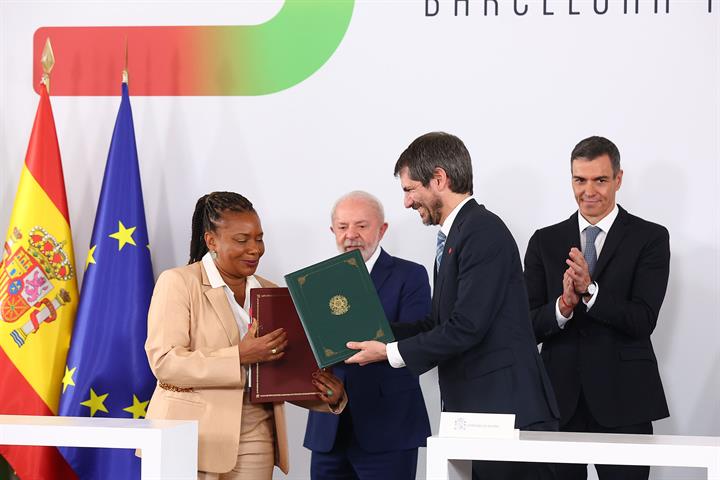 17/04/2026. I Cubre España-Brasil. El presidente del Gobierno, Pedro Sánchez, y el presidente de Brasil, Luiz Inácio Lula da Silva, durante ...