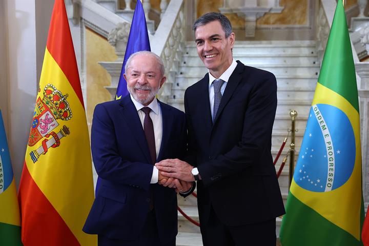17/04/2026. I Cumbre España-Brasil. El presidente del Gobierno, Pedro Sánchez, y el presidente de Brasil, Luiz Inácio Lula da Silva, en el i...