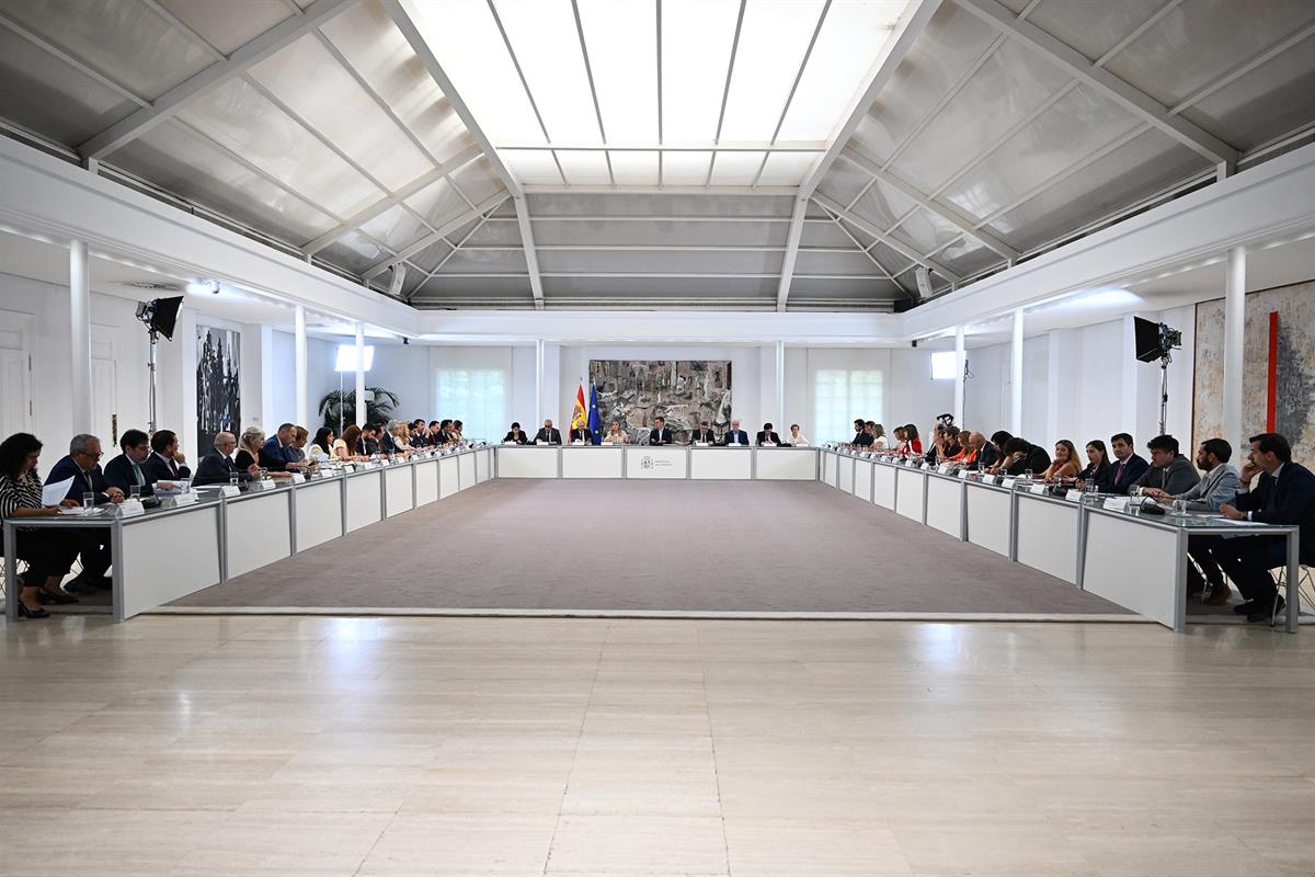 17/06/2026. Pedro Sánchez preside la Comisión Interministerial para la preparación y organización del Mundial de Fútbol de 2030. El presiden...