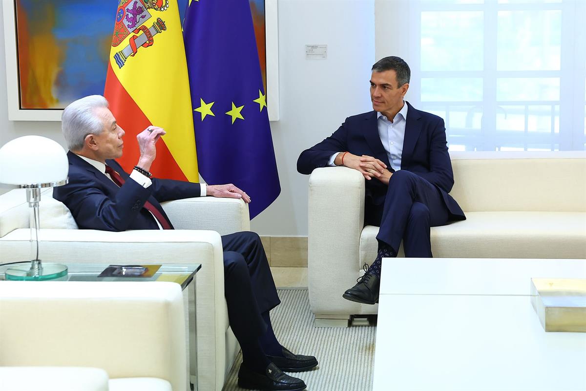 17/06/2026. Pedro Sánchez mantiene un encuentro con el embajador de EE.UU. en España. El presidente del Gobierno, Pedro Sánchez, en el encue...