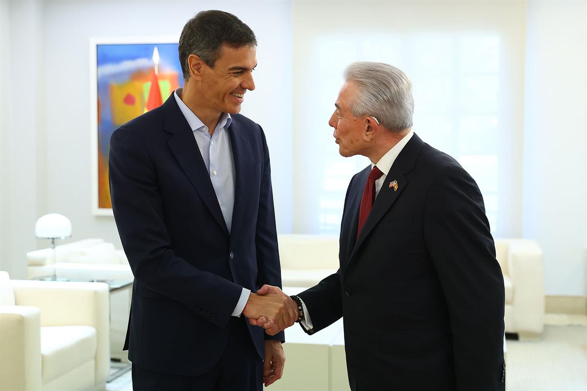 17/06/2026. Pedro Sánchez mantiene un encuentro con el embajador de EE.UU. en España. El presidente del Gobierno, Pedro Sánchez, recibe al e...