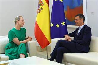Pedro Sánchez durante su encuentro con Yulia Navalnaya
