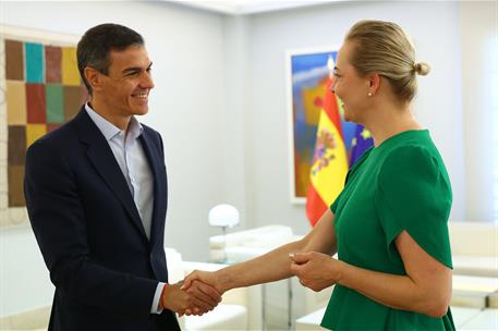 17/06/2026. Pedro Sánchez recibe a Yulia Navalnaya. El presidente del Gobierno, Pedro Sánchez, saluda a Yulia Navalnaya, presidenta de la Fu...