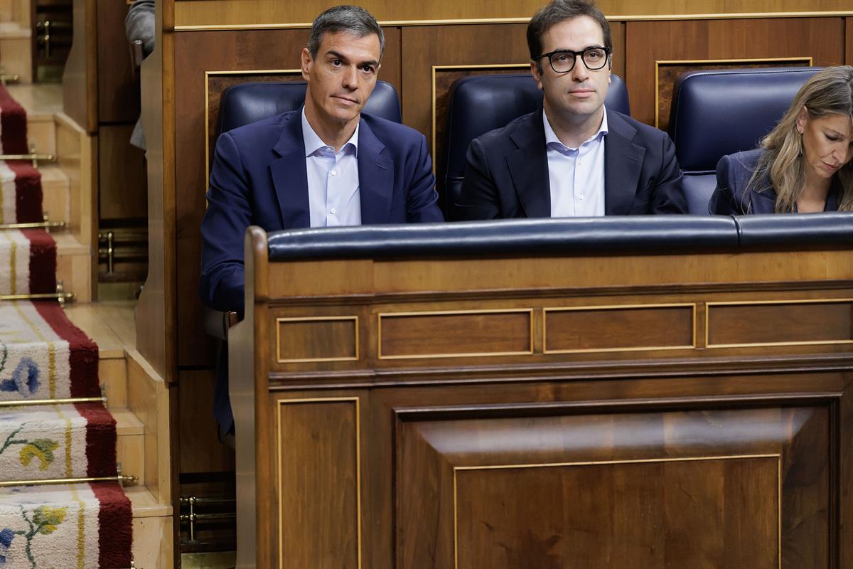 17/06/2026. Pedro Sánchez asiste a la sesión de control al Gobierno. El presidente del Gobierno, Pedro Sánchez, junto al vicepresidente prim...