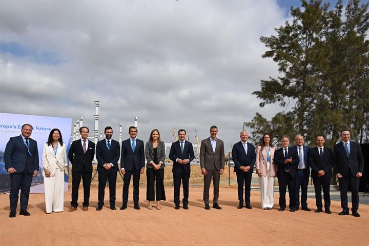 17/09/2026. Pedro Sánchez preside la presentación del proyecto del Valle Andaluz del Hidrógeno Verde. El presidente del Gobierno, Pedro Sánc...