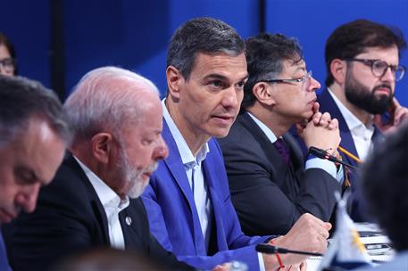 18/04/2026. Pedro Sánchez participa en la IV Reunión 'En Defensa de la Democracia'. Intervención del presidente del Gobierno, Pedro Sánchez,...