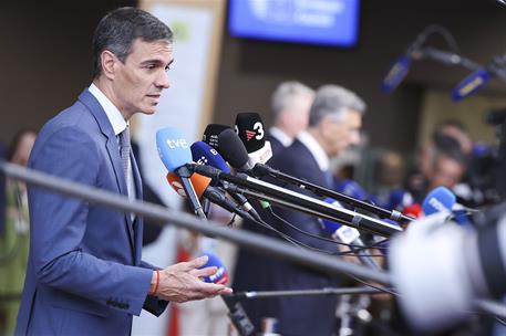 18/06/2026. Pedro Sánchez participa en la reunión del Consejo Europeo. El presidente del Gobierno, Pedro Sánchez, atiende a los medios de co...