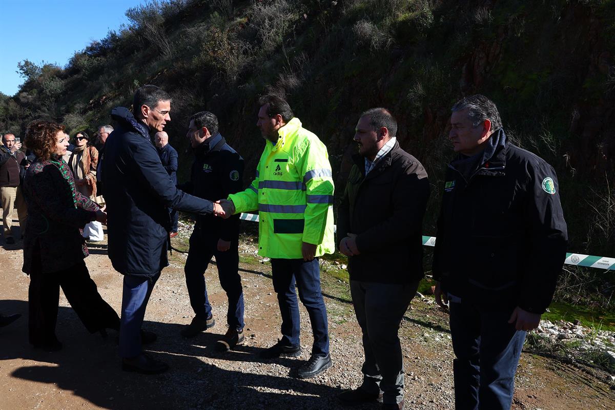 19/01/2026. El presidente visita la zona afectada por el accidente ferroviario de Adamuz (Córdoba). El presidente del Gobierno, Pedro Sánche...