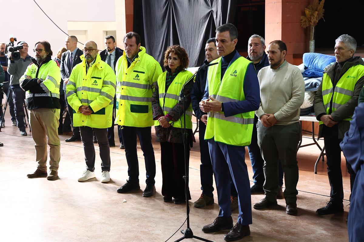 19/01/2026. El presidente visita la zona afectada por el accidente ferroviario de Adamuz (Córdoba). El presidente del Gobierno, Pedro Sánche...