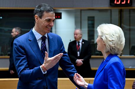 19/03/2026. European Council meeting. The President of the Government of Spain, Pedro Sánchez, talks with the President of the European Comm...