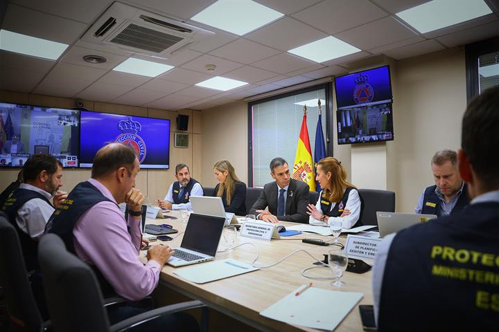 19/10/2026. Centro Nacional de Seguimiento y Coordinación de Emergencias (CENEM). La vicepresidenta tercera y ministra para la Transición Ec...