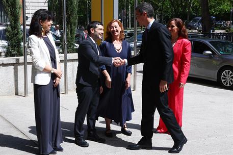 20/04/2026. Pedro Sánchez clausura el acto conmemorativo del 40º aniversario de la Ley General de Sanidad. La ministra de Igualdad, Ana Redo...