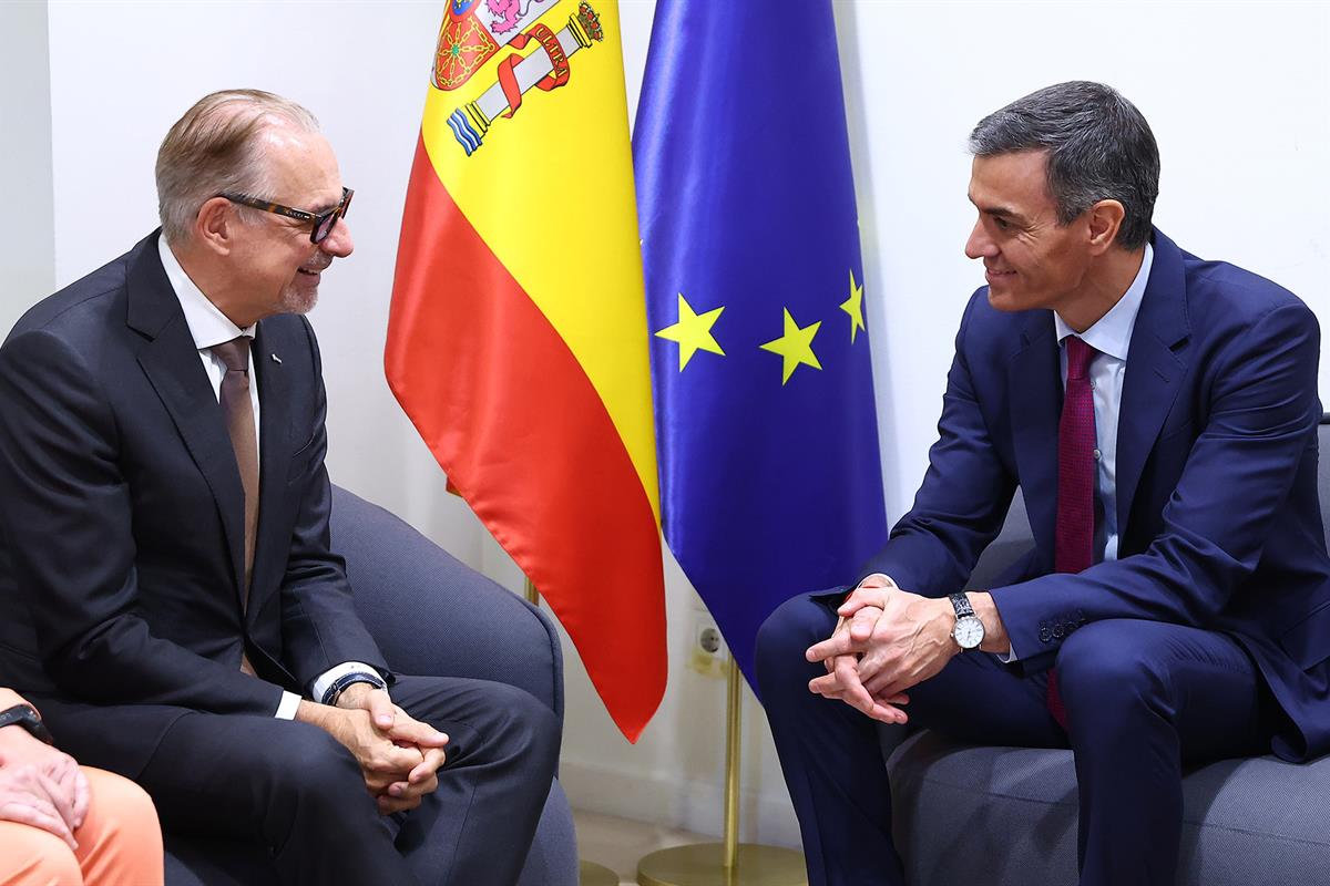 20/05/2026. Pedro Sánchez clausura el Congreso del Espacio. El presidente del Gobierno, Pedro Sánchez, y el director general de la Agencia E...