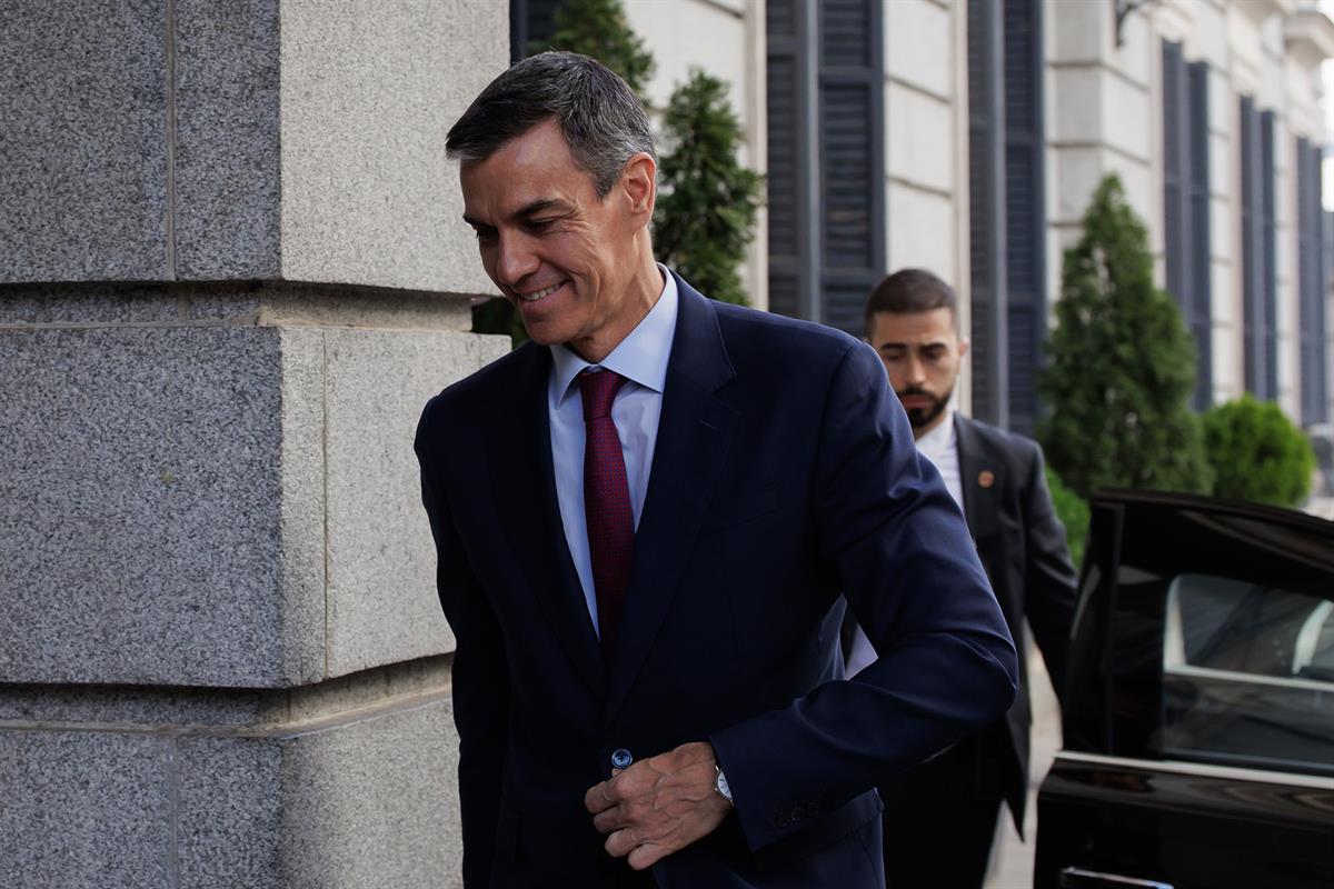 20/05/2026. Pedro Sánchez asiste a la sesión de control al Gobierno. El presidente del Gobierno, Pedro Sánchez, a su llegada al Congreso de ...