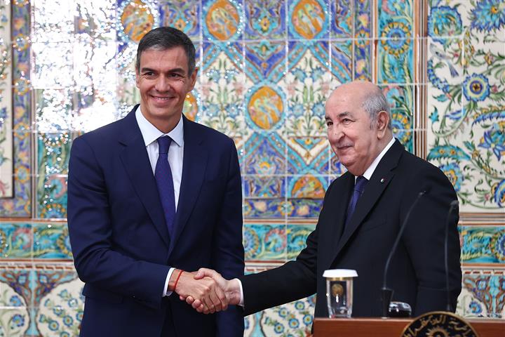 20/07/2026. Viaje a Argelia. El presidente del Gobierno, Pedro Sánchez, y el presidente de la República Argelina Democrática y Popular, Abde...