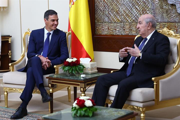 20/07/2026. Pedro Sánchez travels to Algeria. Meeting between the President of the Government of Spain, Pedro Sánchez, and the President of ...