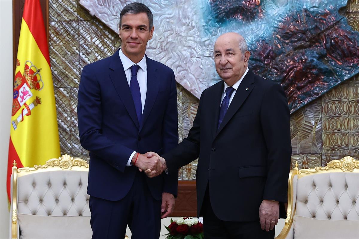 20/07/2026. Pedro Sánchez travels to Algeria. The President of the Government of Spain, Pedro Sánchez, is received by the President of Alger...