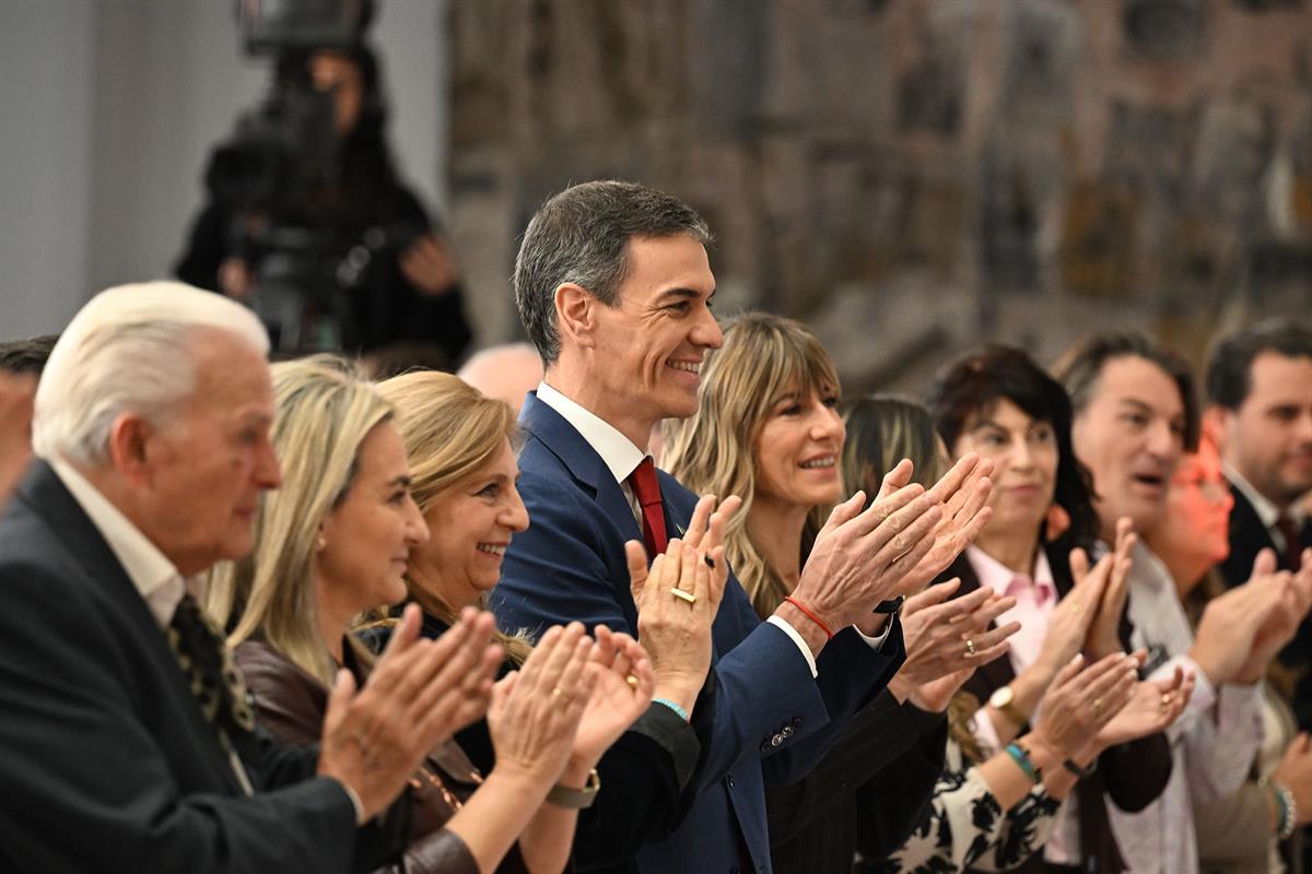 21/02/2026. Pedro Sánchez homenaje pueblo gitano. Junto al presidente del Gobierno, Pedro Sánchez, han asistado al acto la ministra de Educa...
