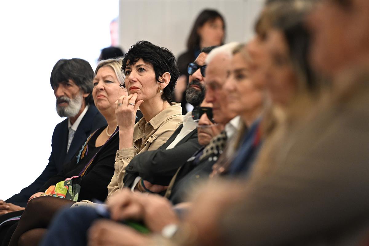 21/02/2026. Pedro Sánchez homenaje pueblo gitano. La ministra de Inclusión, Seguridad Social y Migraciones y portavoz del Gobierno, Elma Sai...