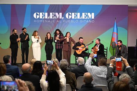 21/02/2026. Pedro Sánchez homenaje pueblo gitano. Actuación musical con el cantaor Israel Fernández y las cantaoras María Terremoto y Anabel...