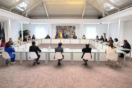 21/07/2026. Pedro Sánchez mantiene un encuentro con representantes de la CRUE. El presidente del Gobierno, Pedro Sánchez, durante el encuent...