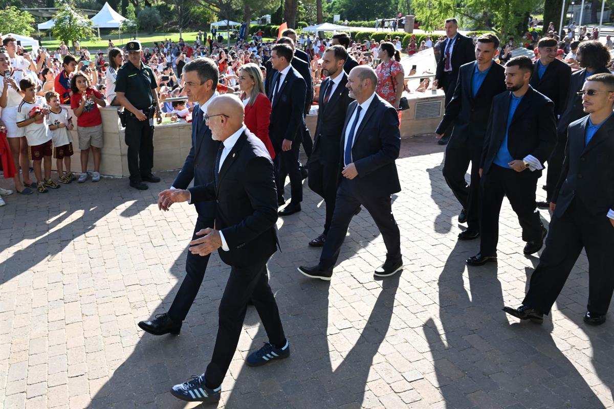 20/07/2026. Pedro Sánchez welcomes the national football team to Moncloa Palace. The President of the Government of Spain, Pedro Sánchez, ta...