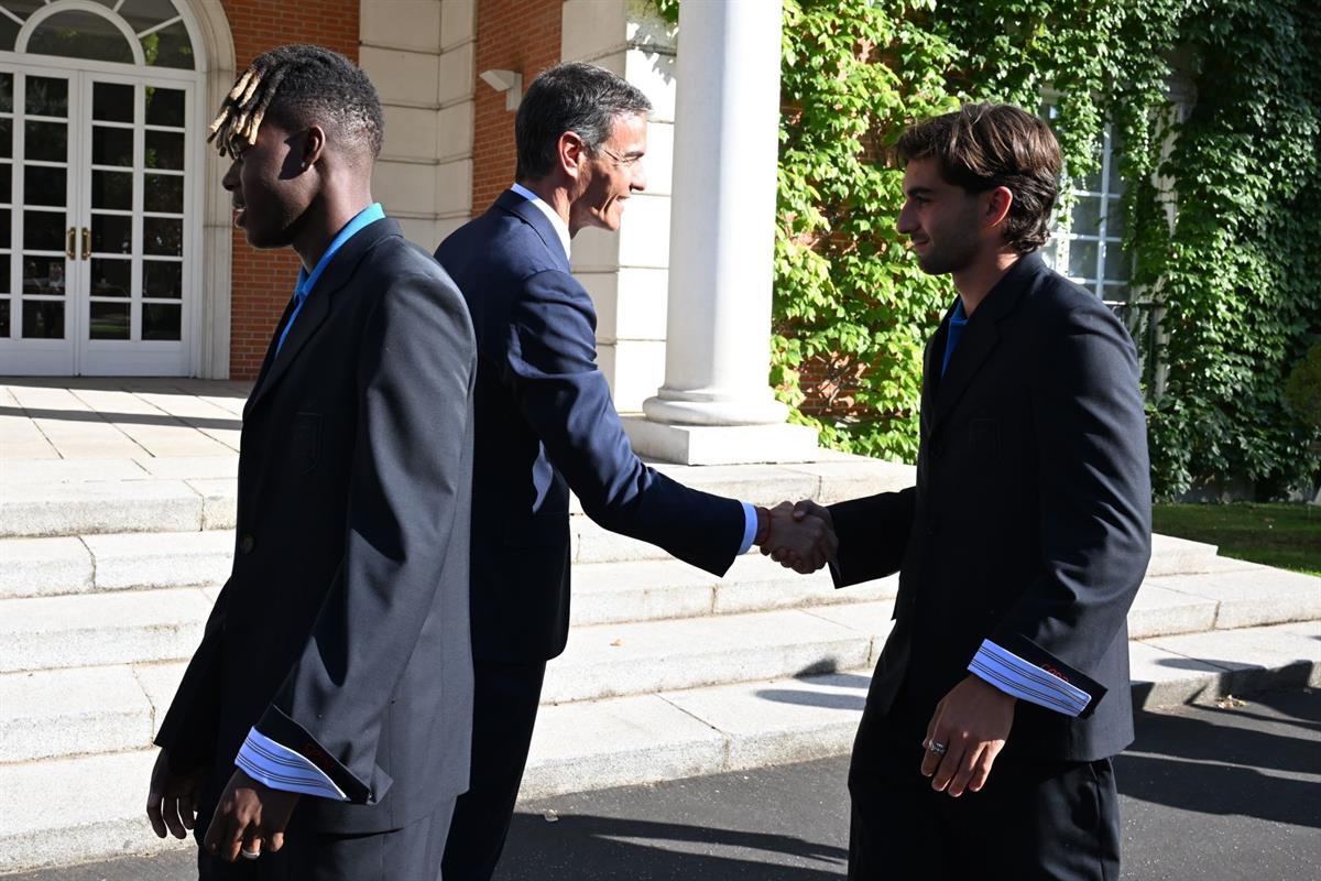 20/07/2026. Pedro Sánchez welcomes the national football team to Moncloa Palace. The President of the Government of Spain, Pedro Sánchez, co...