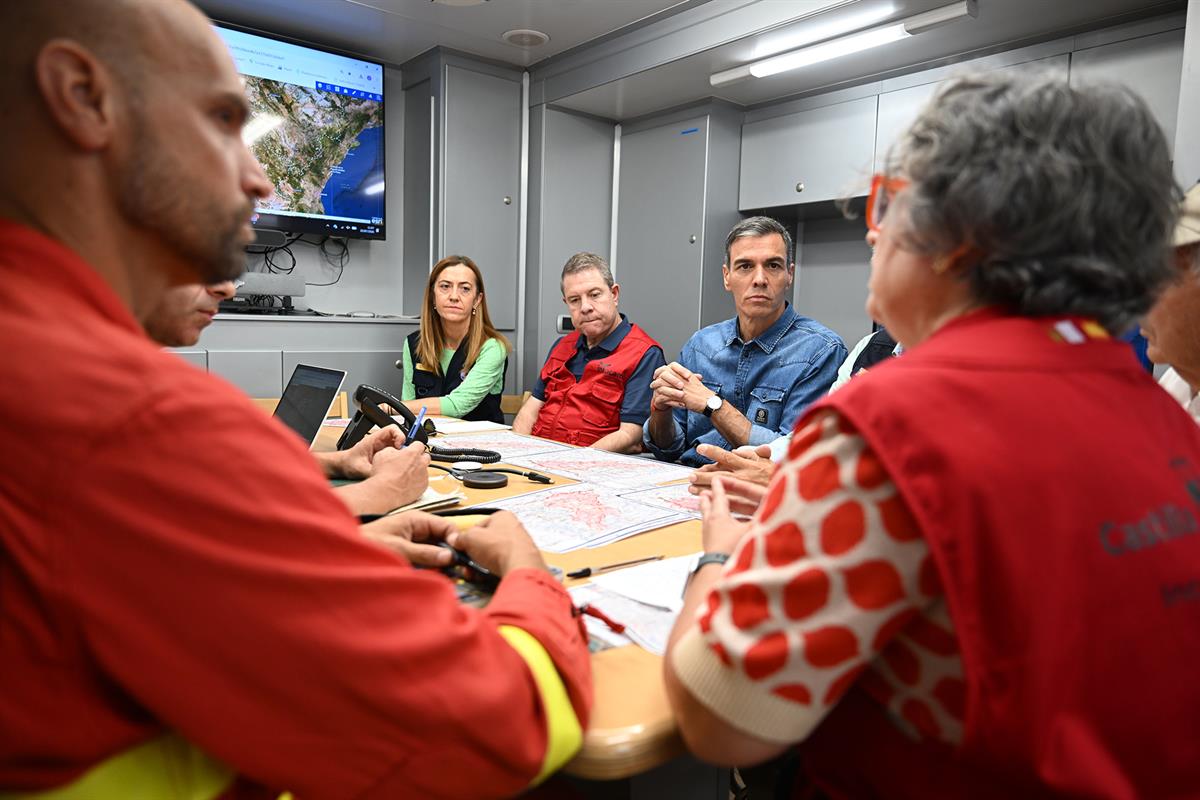 22/07/2026. Pedro Sánchez visita las zonas afectadas por el incendio de La Mierla (Guadalajara). El presidente del Gobierno, Pedro Sánchez, ...