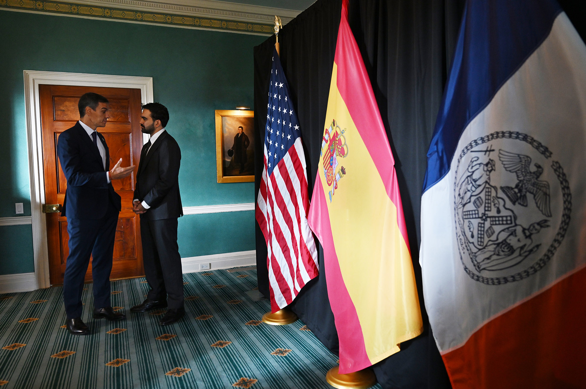 23/09/2026. El presidente del Gobierno se reúne con el alcalde de Nueva York. El presidente del Gobierno, Pedro Sánchez, y el alcalde de Nue...