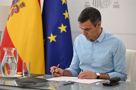 24/07/2026. Pedro Sánchez chairs the State Committee for Coordination and Management of the State Emergency Plan (CECOD). The President of t...