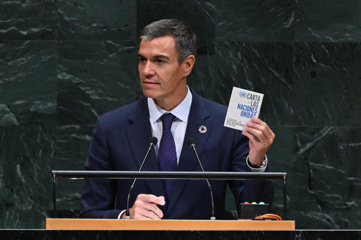 24/09/2026. Pedro Sánchez speaks at the United Nations General Assembly. The President of the Government of Spain, Pedro Sánchez, displays t...