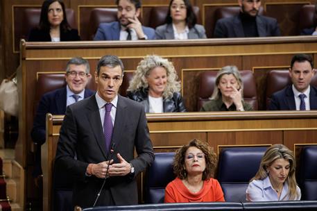 25/02/2026. Sánchez asiste a la sesión de control al Gobierno. El presidente del Gobierno, Pedro Sánchez, junto a la vicepresidenta primera,...
