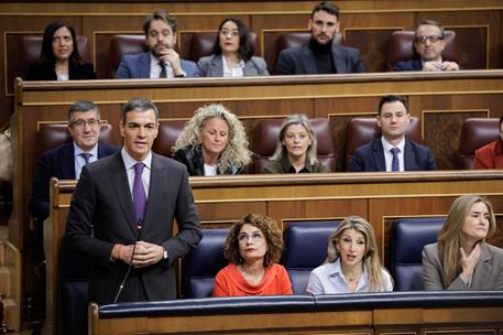 25/02/2026. Sánchez asiste a la sesión de control al Gobierno. El presidente del Gobierno, Pedro Sánchez, junto a la vicepresidenta primera,...