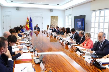 25/08/2026. Pedro Sánchez preside la reunión del Consejo de Seguridad Nacional. El presidente del Gobierno, Pedro Sánchez, y varios miembros...