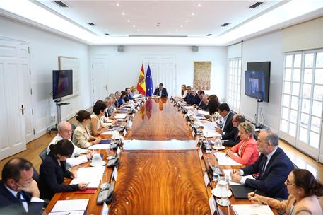 25/08/2026. Pedro Sánchez preside la reunión del Consejo de Seguridad Nacional. El presidente del Gobierno, Pedro Sánchez, y varios miembros...