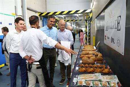 25/09/2026. Pedro Sánchez visits the Noblejas Industrial project. The President of the Government of Spain, Pedro Sánchez, tours the Monbake...