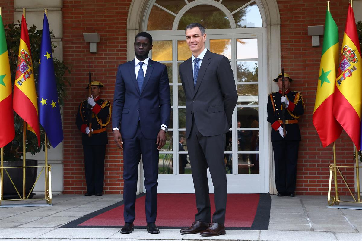 26/03/2026. Pedro Sánchez recibe al presidente de Senegal. El presidente del Gobierno, Pedro Sánchez, junto al presidente e la República de ...