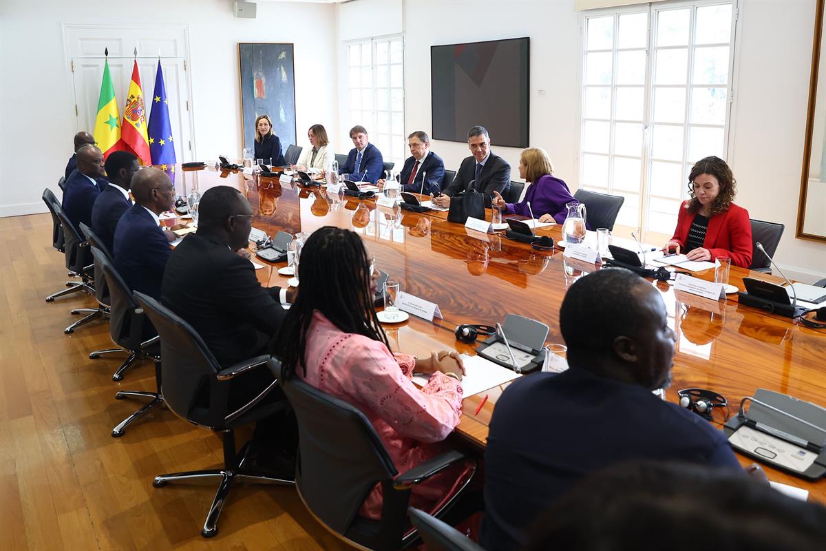 Reuni&oacute;n de las delegaciones de Espa&ntilde;a y Senegal en La Moncloa