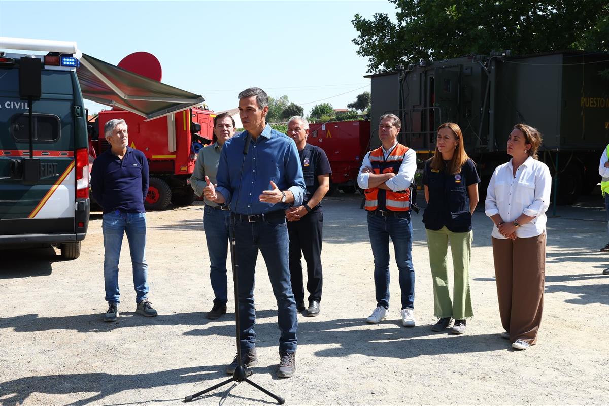 26/07/2026. El presidente del Gobierno visita las zonas afectadas por los incendios en Ávila. El presidente del Gobierno, Pedro Sánchez, dur...