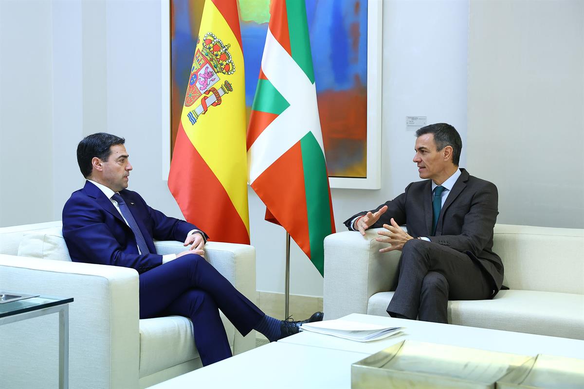 27/01/2026. Pedro Sánchez se reúne con el lehendakari. El presidente del Gobierno, Pedro Sánchez, conversa con el lehendakari, Imanol Pradal...