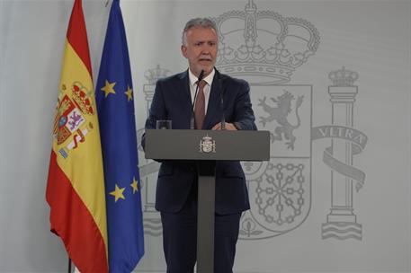 27/01/2026. Pedro Sánchez se reúne con el lehendakari. El ministro de Política Territorial y Memoria Democrática, Ángel Víctor Torres, compa...